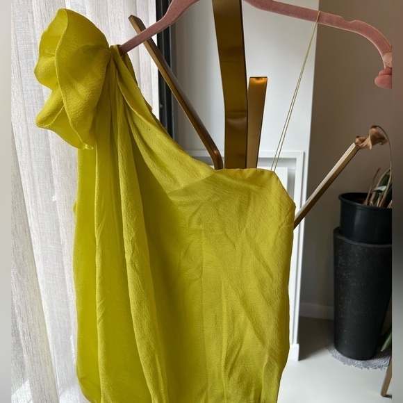 Robert Rodriguez Asymmetrical Neon Yellow Top - Picture 10 of 11